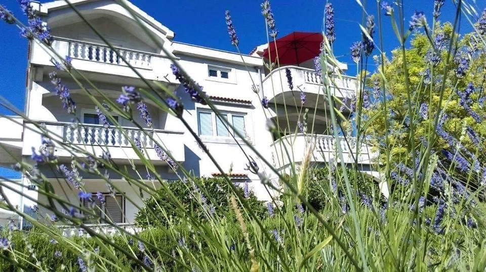 Apartments Lena Sutomiscica ภายนอก รูปภาพ