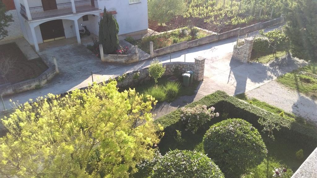 Apartments Lena Sutomiscica ภายนอก รูปภาพ