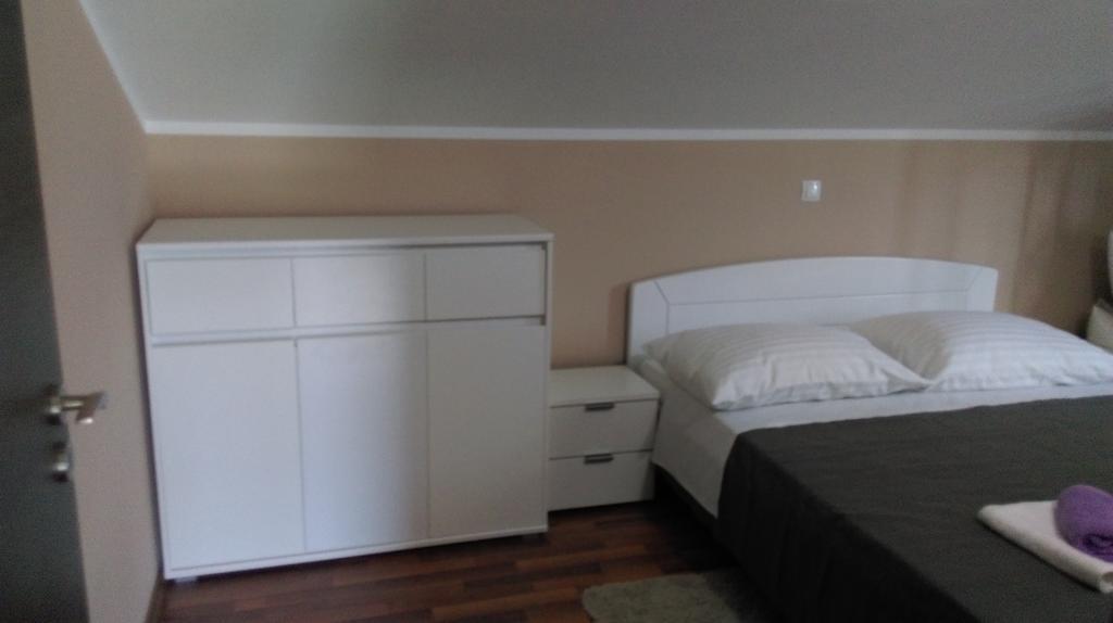 Apartments Lena Sutomiscica ภายนอก รูปภาพ