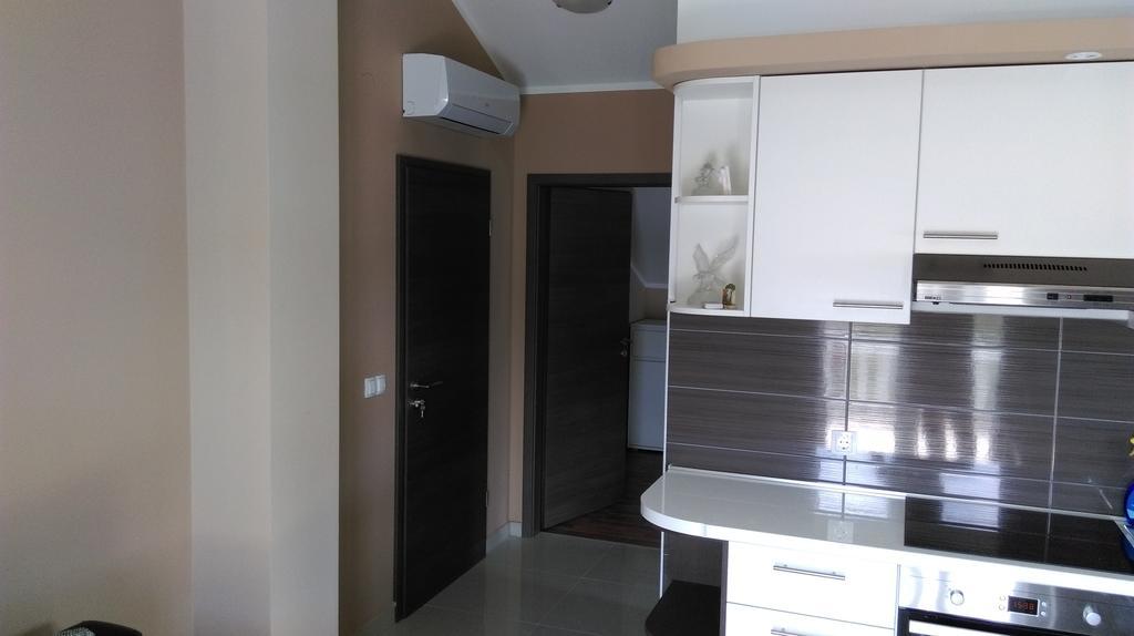 Apartments Lena Sutomiscica ภายนอก รูปภาพ