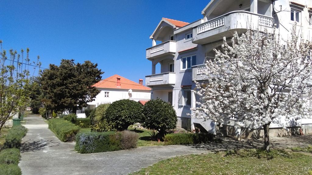 Apartments Lena Sutomiscica ภายนอก รูปภาพ