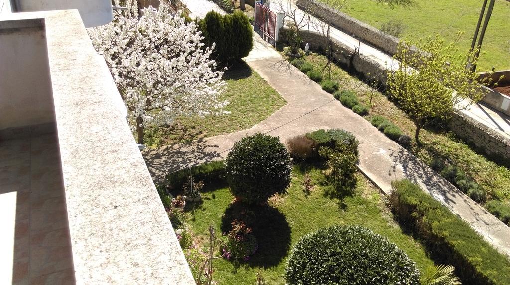 Apartments Lena Sutomiscica ภายนอก รูปภาพ