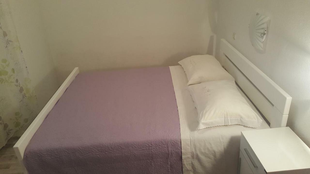 Apartments Lena Sutomiscica ภายนอก รูปภาพ